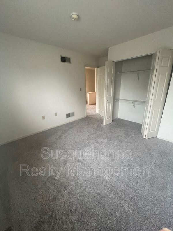 Building Photo - 68 Shady Ln