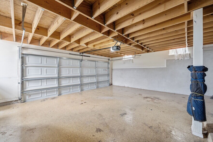 Building Photo - 10809 Range View Dr