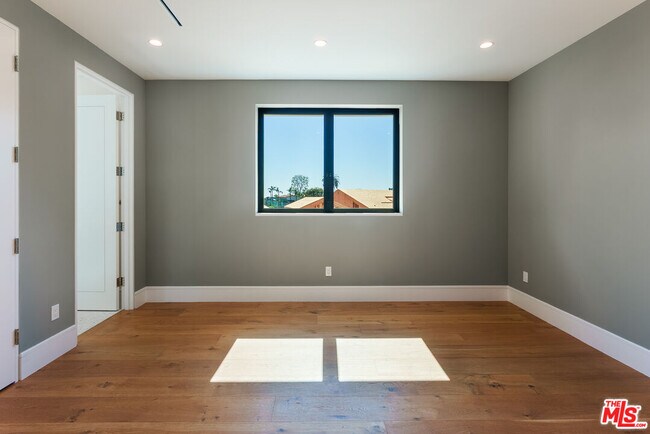 Building Photo - 382 Aderno Way