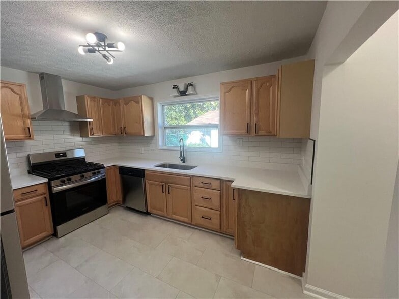 Building Photo - 125 Chappell Rd NW