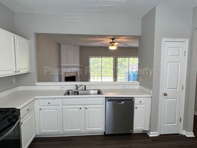 Building Photo - 1030 Kilmington Ct