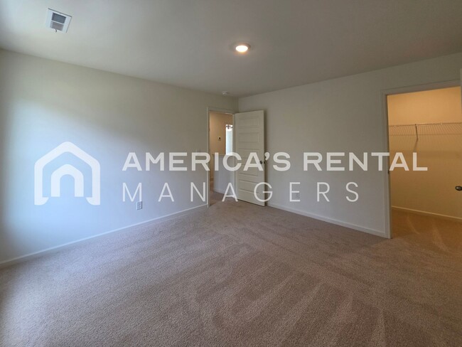 Building Photo - DEPOSIT PENDING! Spacious Home for Rent in Calera, AL!