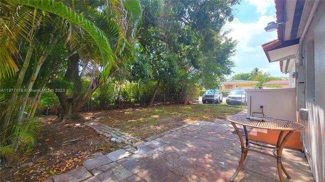 Building Photo - 241 Ponce de Leon Blvd