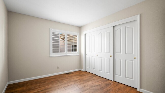 Building Photo - 4 BR/3BA Home in Laurel Creek with Park-Like Backyard!