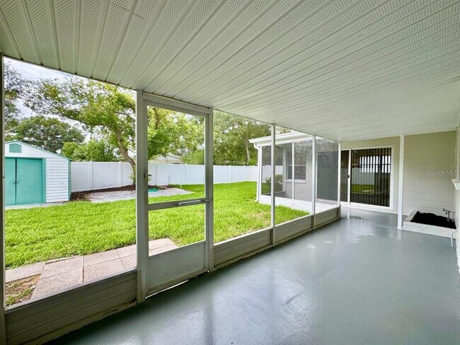 Building Photo - 3002 E Elm St