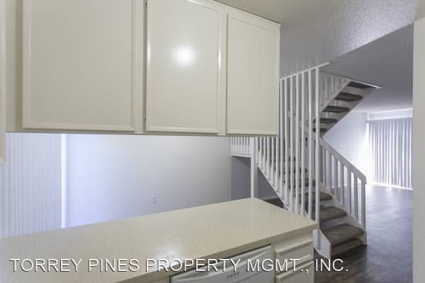 Building Photo - 350-370 Chinquapin Ave