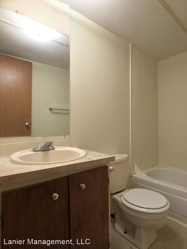 Building Photo - 2 br, 1 bath House - 1717 Grove Point Road...