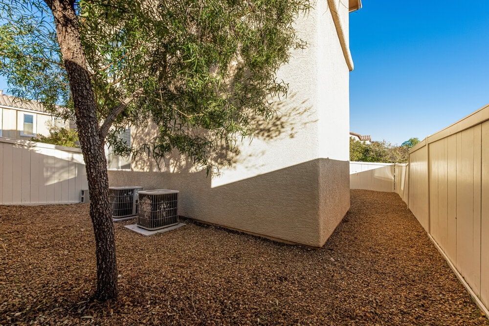 Building Photo - 10425 Concetta Ave