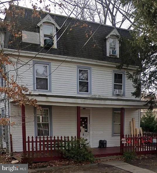 Building Photo - 212 Warren St