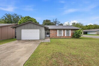 Building Photo - 1312 Churchill Way W