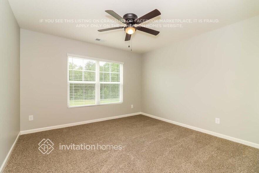 Building Photo - 61 Durana Ln
