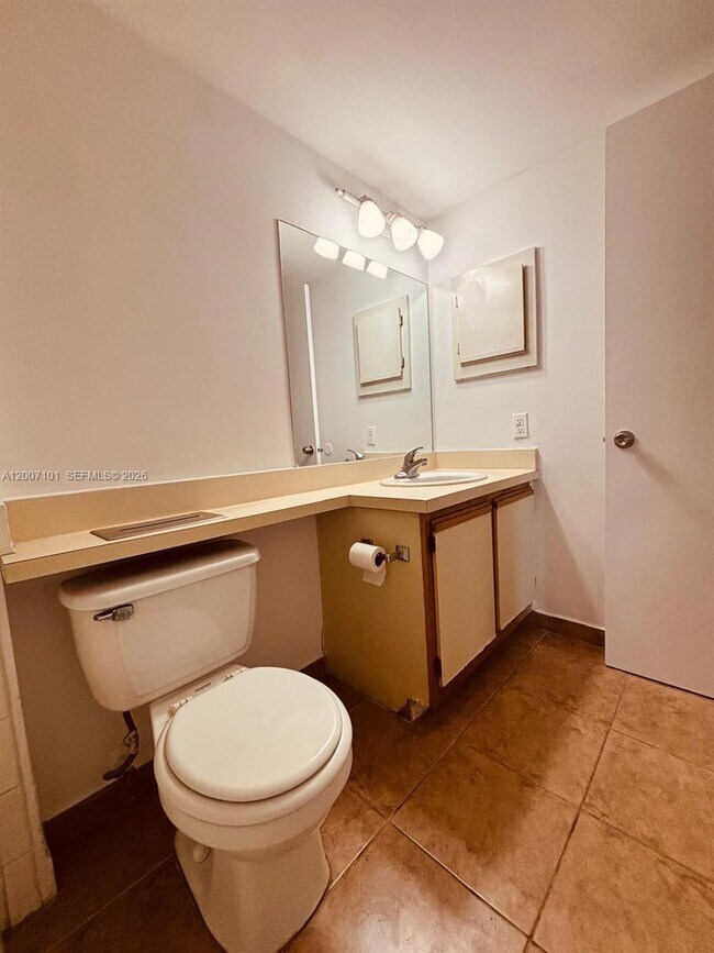 Building Photo - 9999 Summerbreeze Dr