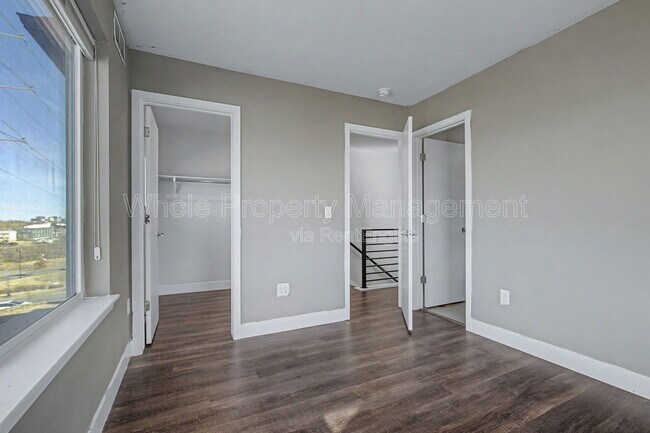 Building Photo - 5651 W 11th Pl