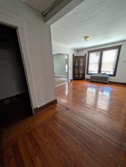 Building Photo - 24 Hallock Ave