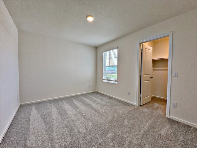 Building Photo - 8431 Vacek Xing Wy