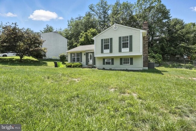 Building Photo - 18202 Macrae Ct