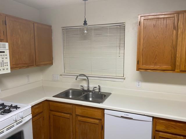 Building Photo - 2771 River Run Rd