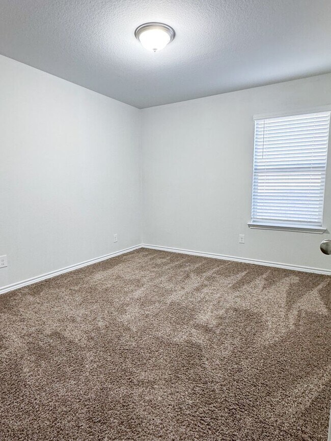 Building Photo - 6233 Lavaca Dr