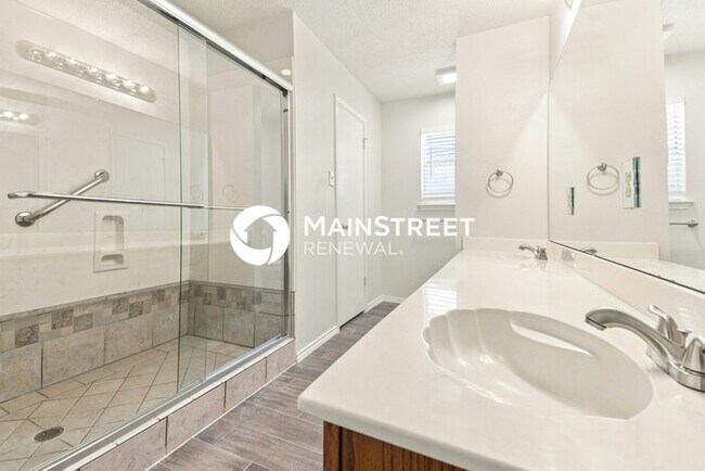 Building Photo - 3 Bedroom Pet-Friendly Home in DENTON, TX with Main Street Renewal