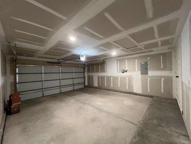 Building Photo - For Rent: Charming 3-Bedroom, 2-Bath Home in West Texas!