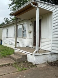 Building Photo - 4 bedroom house