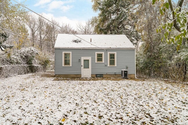 Building Photo - 2228 Holt Ave