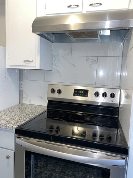 Building Photo - 8067 Meadow Road Unit 114D