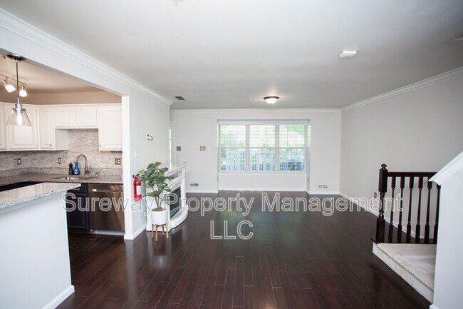 Building Photo - 606 Tanglewood Dr