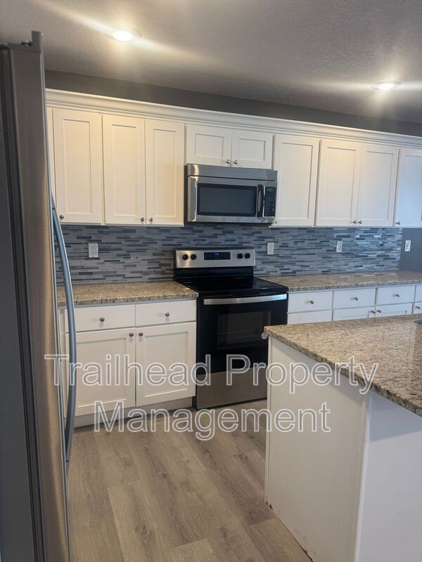 Building Photo - 603 Hillcrest St