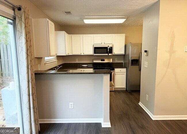 Building Photo - 220 Wild Flower Ln