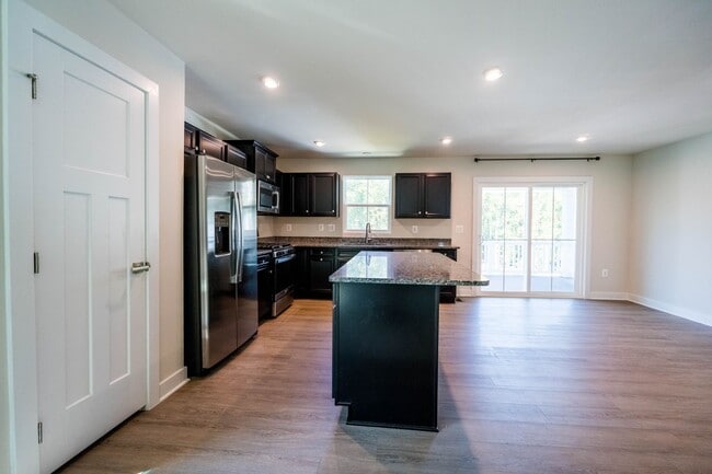 Building Photo - Village Oaks 3Bedroomand2Bath Rental