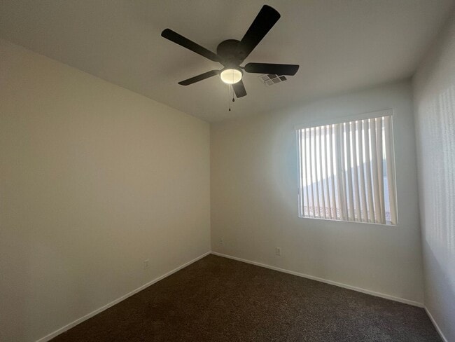 Building Photo - single story, 3 bed, 2 bath, 2 car garage in gated community in Summerlin