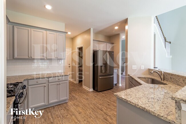 Building Photo - 772 Redbud Ln