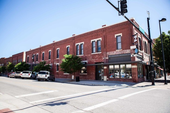 Building Photo - Zelman Lofts