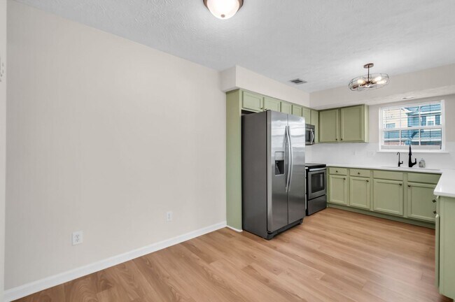 Building Photo - 426 Compton Ln