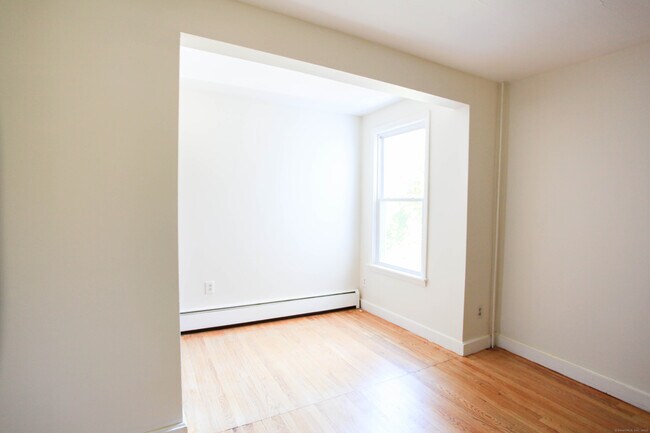 Building Photo - 66 Barnett St