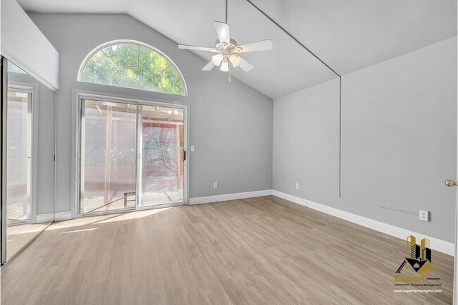 Building Photo - 8449 Bramble Bush Cir