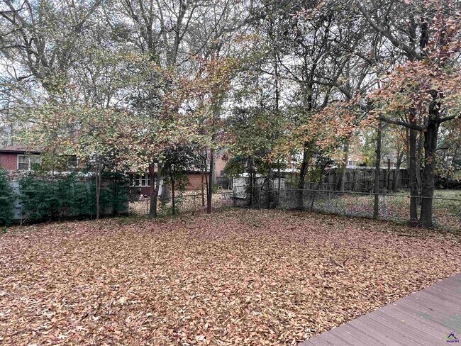 Building Photo - 212 Highland Dr