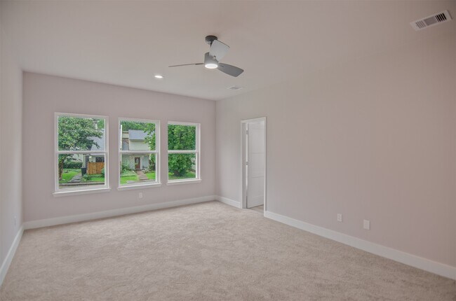 Building Photo - 12310 Glenview Dr