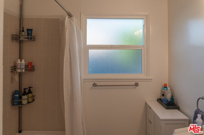 Building Photo - 22736 Cantlay St