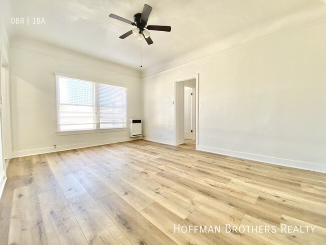 Building Photo - 456 S Catalina St