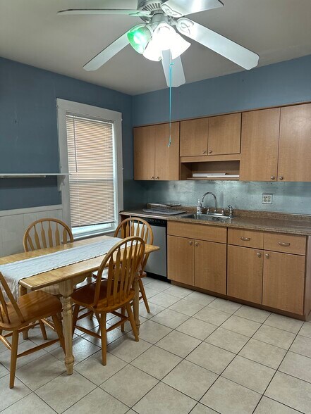 Building Photo - 24 Olcott St