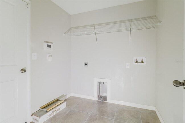 Building Photo - 304 Cascade Bend Dr