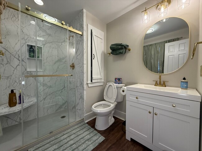 Building Photo - 505 Westbrook Dr