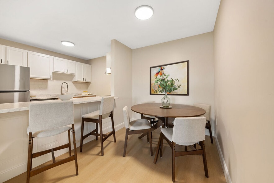 Building Photo - Breckenridge Apartments