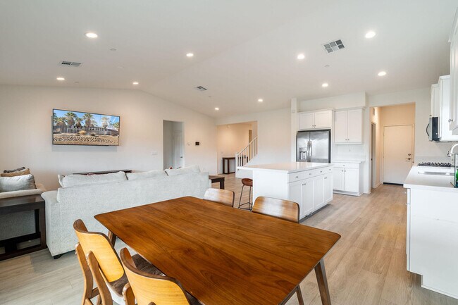 Building Photo - 44721 Melkesian Blvd