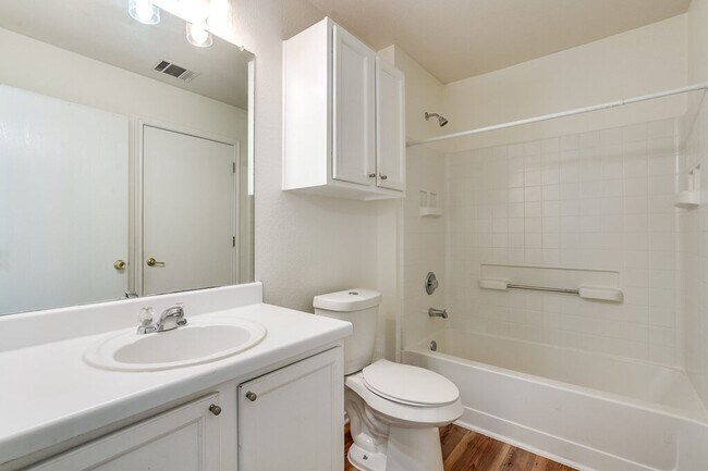 Building Photo - 1505 Strickland Dr
