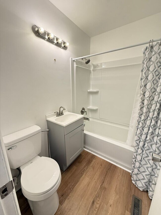 Building Photo - MAI319#-LS BK