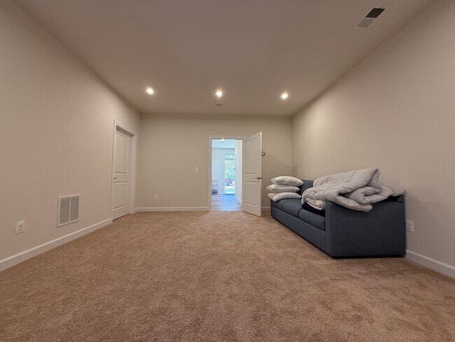 Building Photo - 3153 Horizon Rd