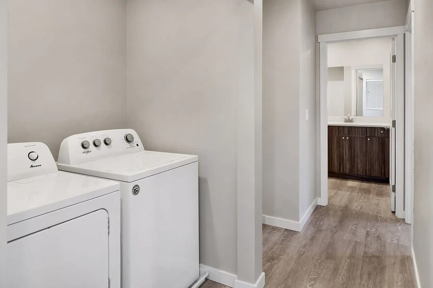 Building Photo - 1825 Eastgate Loop